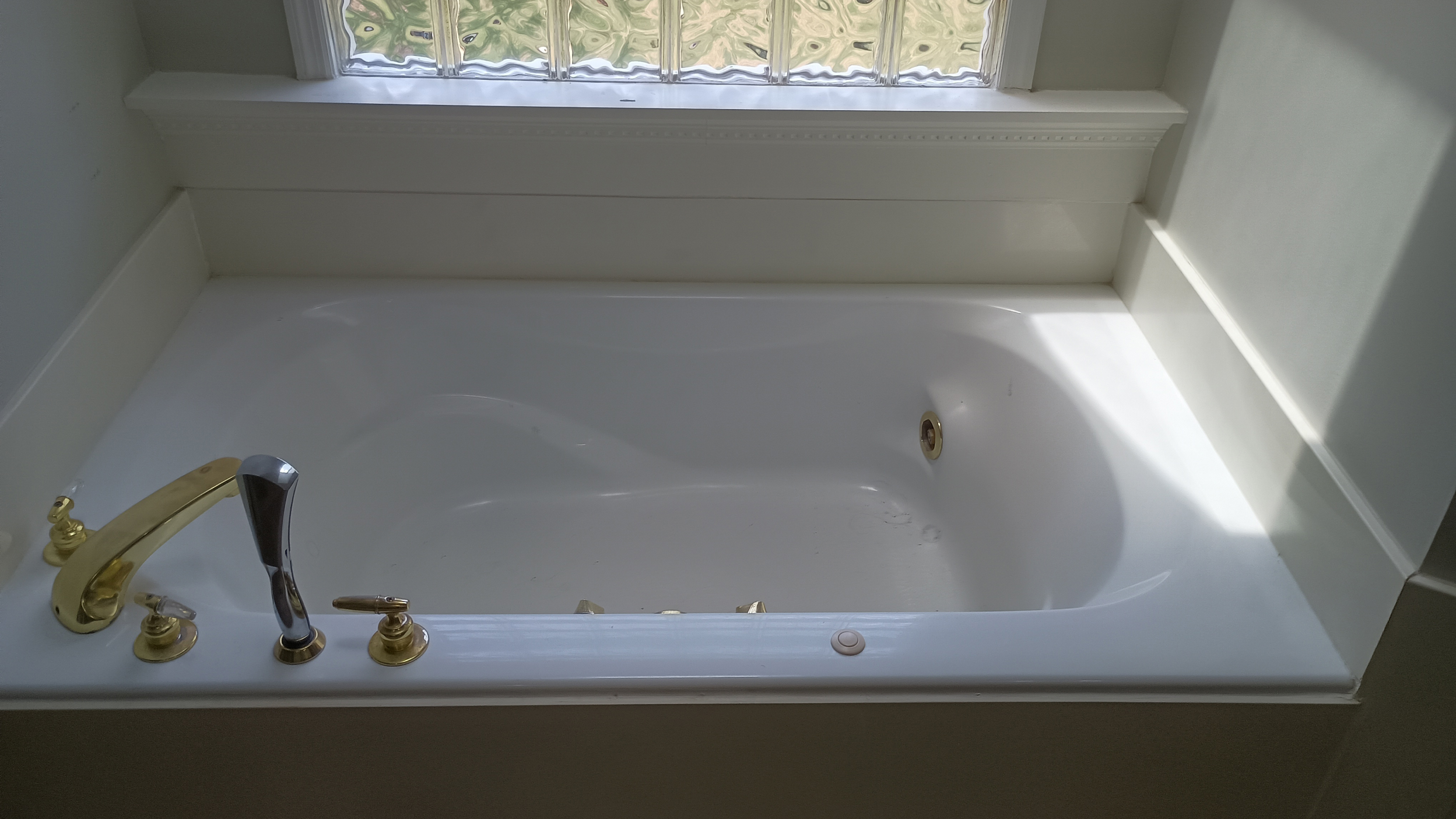 Freestanding Bathtub before